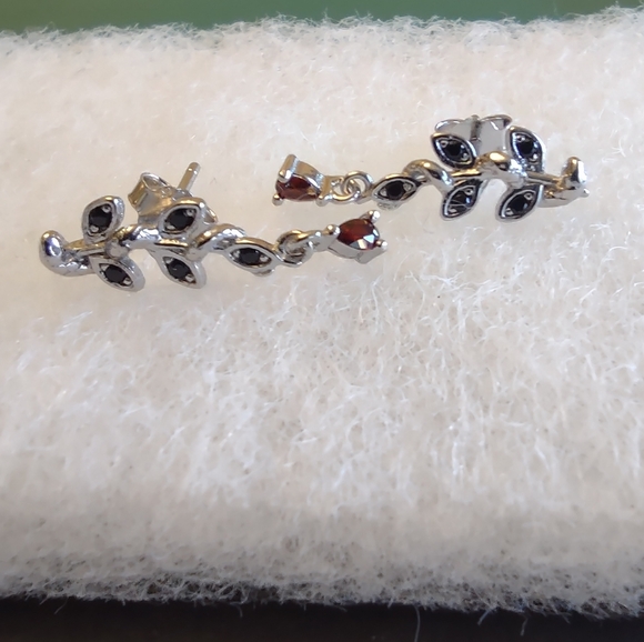 REGALROSE Forbode Snake and Vine Silver Stud Earrings - Picture 2 of 5